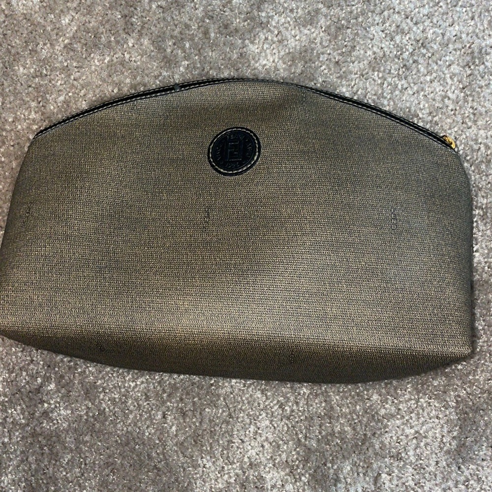 VINTAGE FENDI LOGO PRINT BROWN LEATHER ZIP TOP COSMETIC CASE MADE IN ITALY